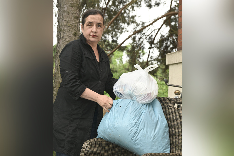 Sabine Dietmann (57) verlor überraschend ihre Mülltonne, wartete eine Woche lang auf Ersatz.