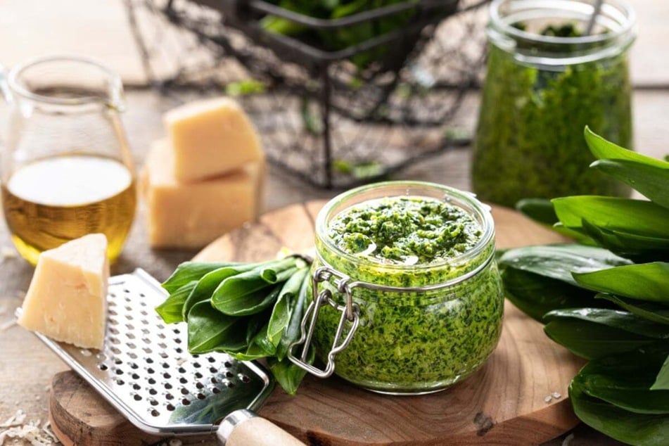 Bärlauchpesto Rezept: Bärlauchpesto selber machen mit nur 4 Zutaten