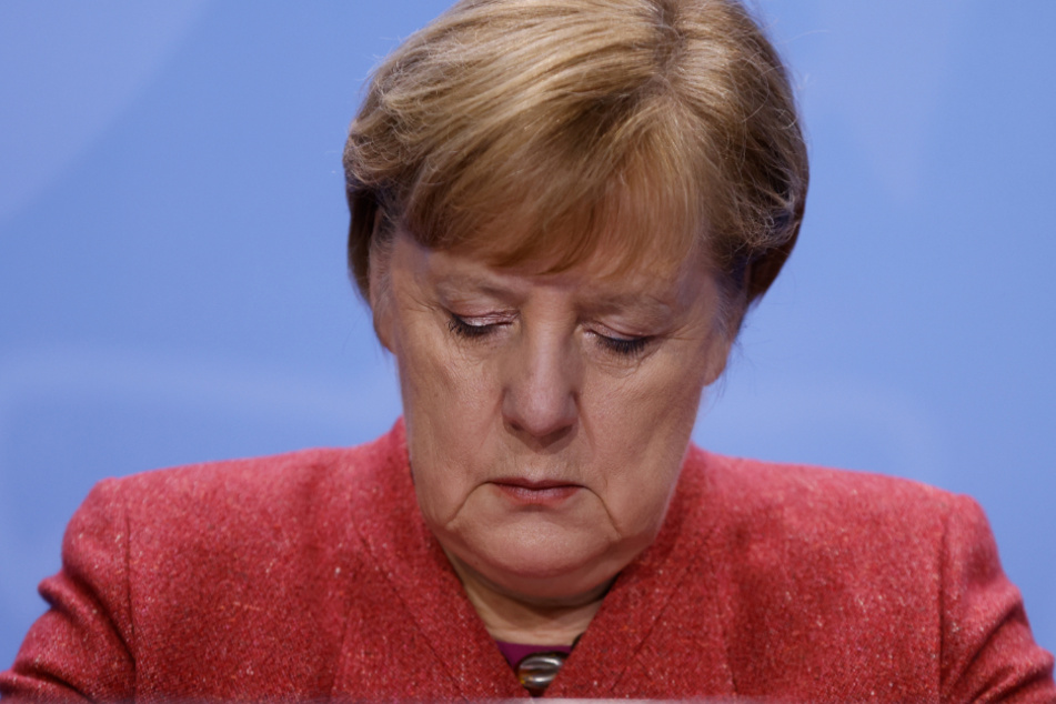Merkel am Montagabend bei der PK.