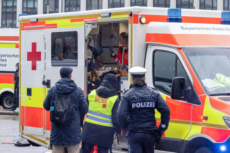 Die Rettungskräfte waren ebenfalls mit einem Großaufgebot vor Ort.