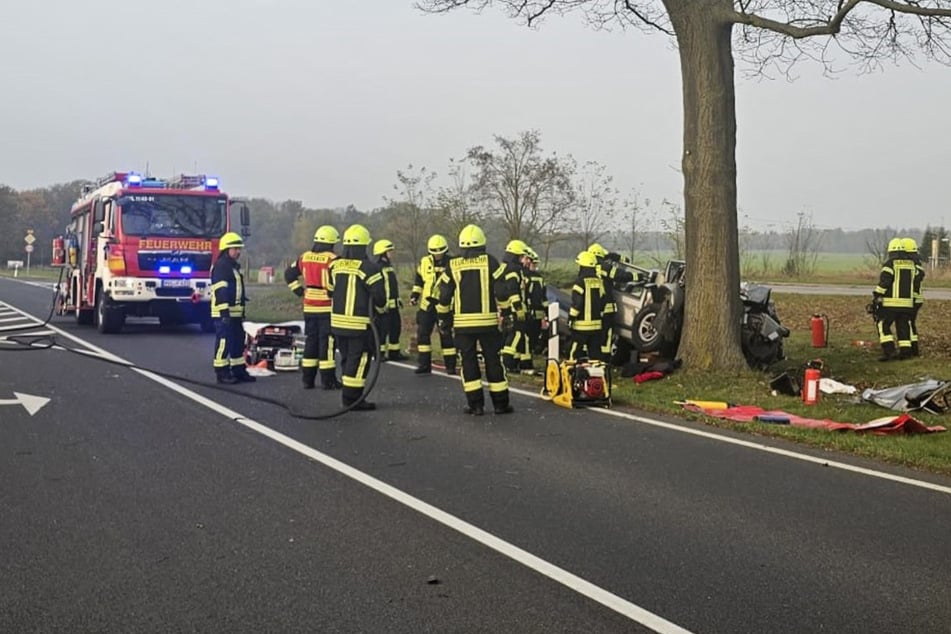 Der Fahrer (†61) starb noch am Unfallort.