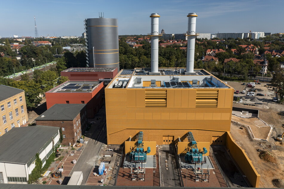 Läuft nicht nur äußerst umweltschonend und mit vergleichsweise kleinem CO2-Abdruck, das HKW Süd in Leipzig ist "wasserstoff-ready" und sieht (für ein Heizkraftwerk) auch noch gut aus.