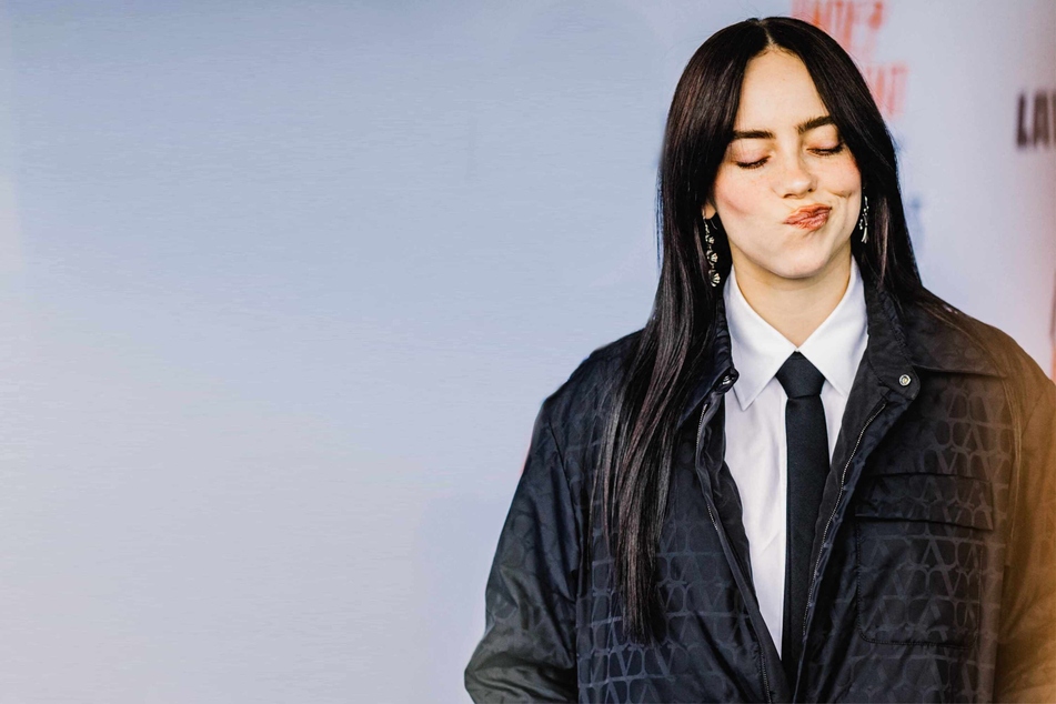 Billie Eilish broke up with her boyfriend after dreaming about this superhero celeb