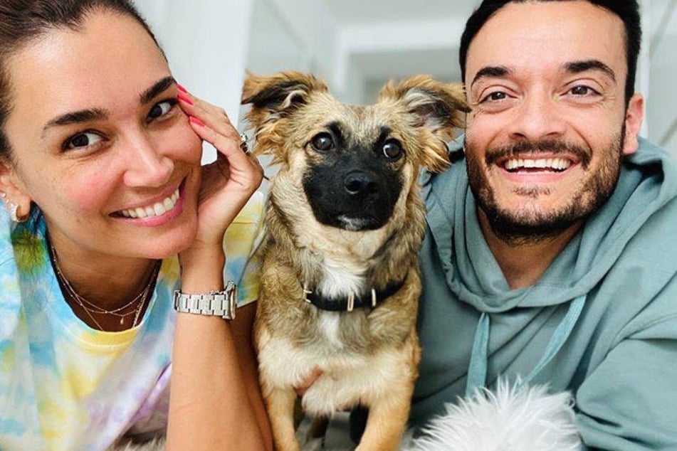 Jana Ina und Giovanni Zarrella mit ihrem neuen Hund Cici.