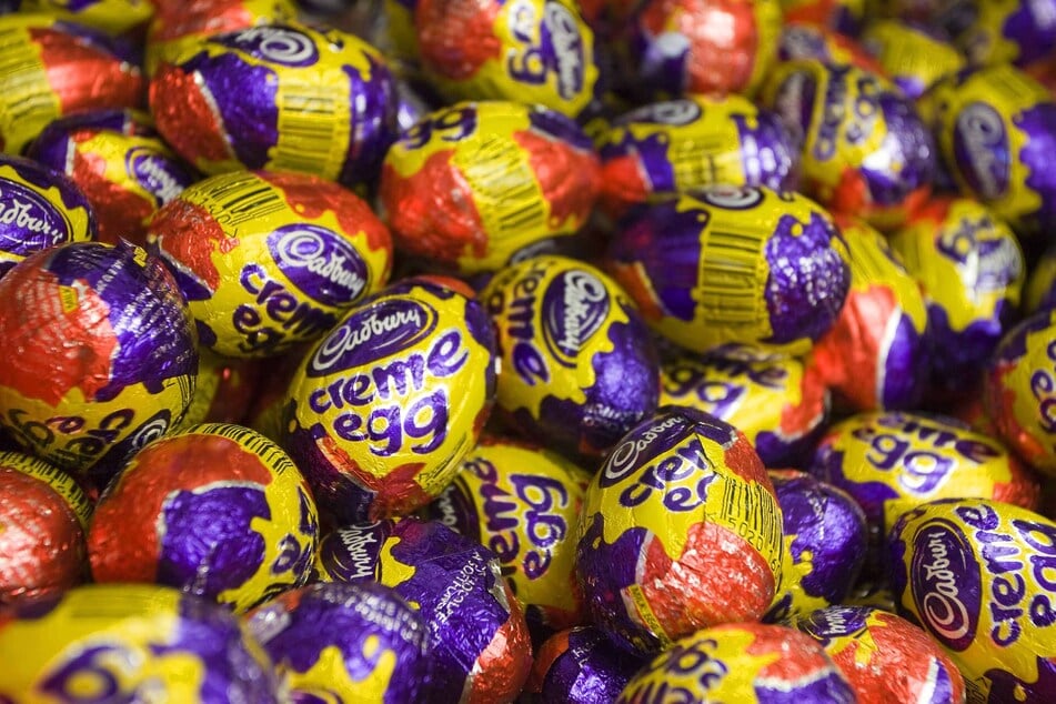 ... voller Cadbury Creme Eggs geklaut hat.