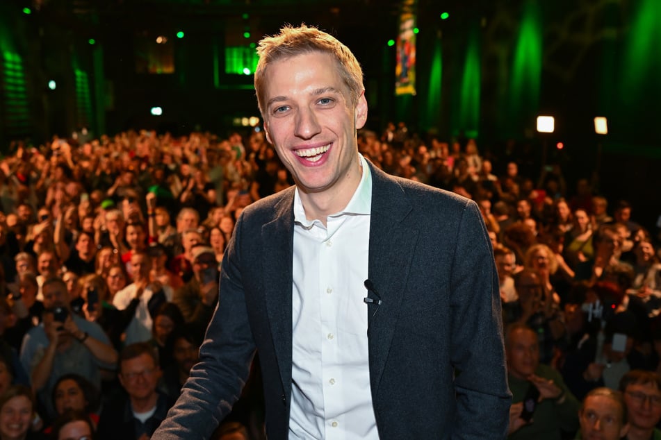 Der Grünen-Politiker Dominik Krause wurde am Sonntag zu Münchens neuem Oberbürgermeister gewählt. Der 35-Jährige ist mir einem Mann verlobt.