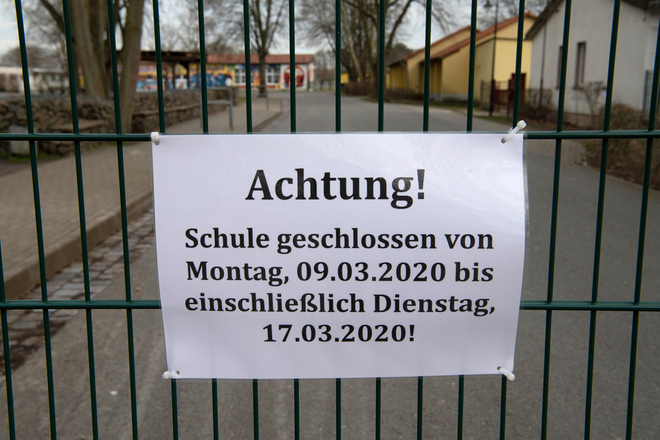 Diese Schule in Brandenburg bleibt vorerst geschlossen, weil ein Lehrer Kontakt zu einem Infizierten hatte.