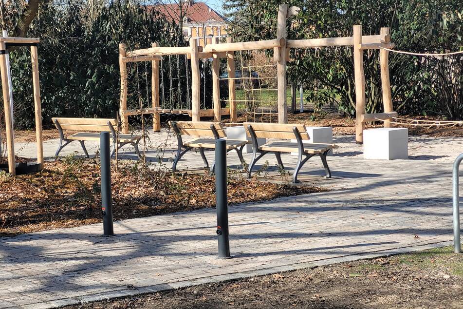 Neben dem Spielplatz "Emma" wurde auch dieser hier nahe der Liselotte-Hermann-Straße in Anger-Crottendorf erneuert. Beide gehören zum Parkbogen Ost.