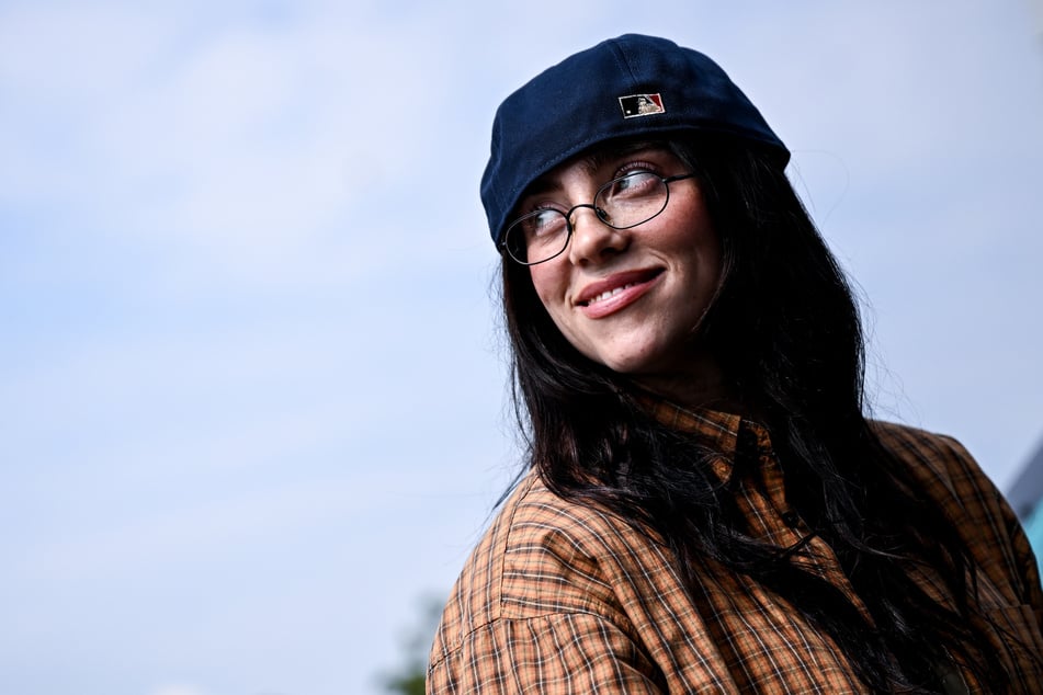 Billie Eilish (23) pidió a los multimillonarios que donaran su dinero.