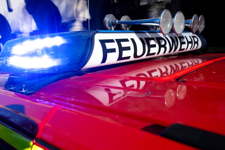 Die Feuerwehr rückte aus und löschte den Brand. (Symbolfoto)