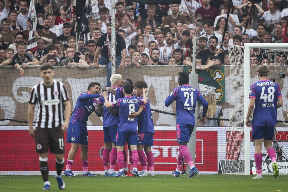 Lange Gesichter bei St. Pauli, große Freude bei den Gästen aus Mainz. Philipp Tietz traf in der 6. Minute zum 1:0 aus Sicht der Rheinhessen.