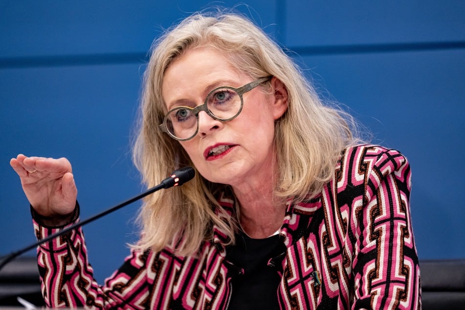 Berlins Verkehrssenatorin Ute Bonde (59, CDU) steht unter Spardruck.