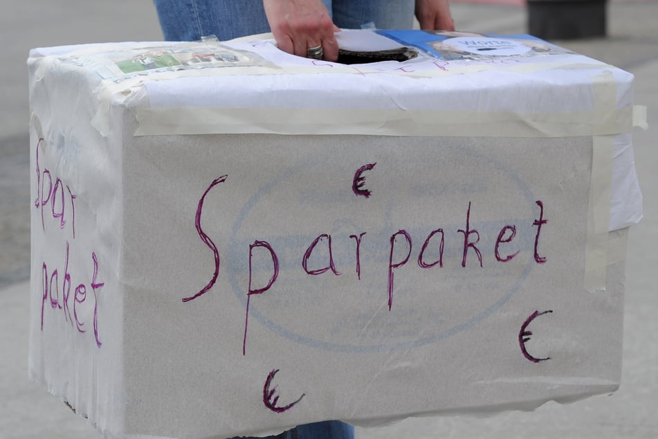 Die Koalition will die steigenden Gesundheitsausgaben dämpfen und damit neue Beitragssprünge für Millionen gesetzlich Versicherte abwenden.