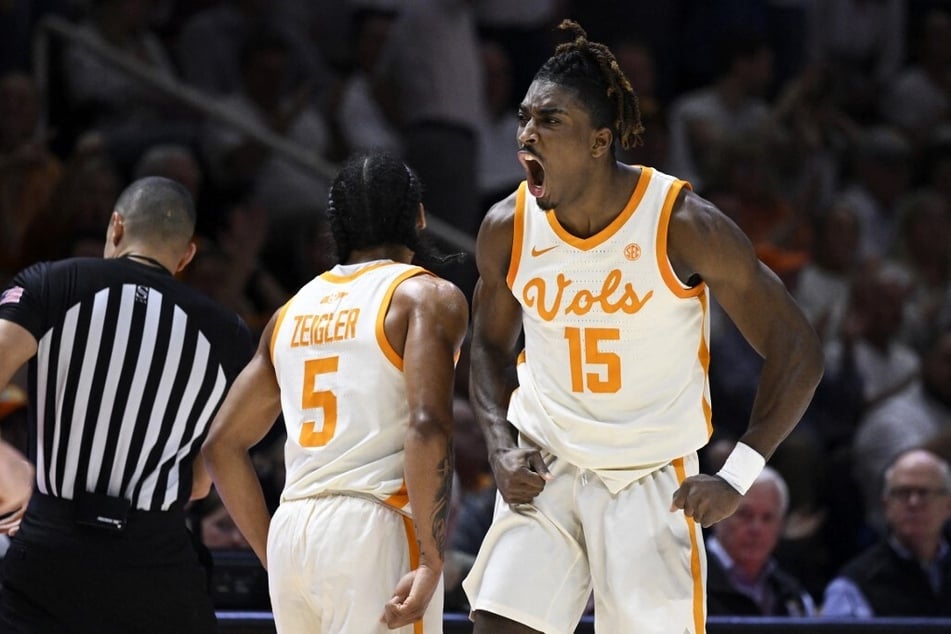 Tennessee rolls over Alabama in college sports