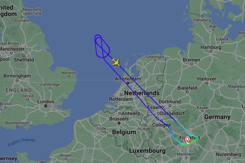 Der Screenshot zeigt, wie weit der Flug der Stinke-Boeing reichte. Über der Nordsee wurden zunächst Kreise gedreht, ehe es zurück nach Frankfurt am Main ging.