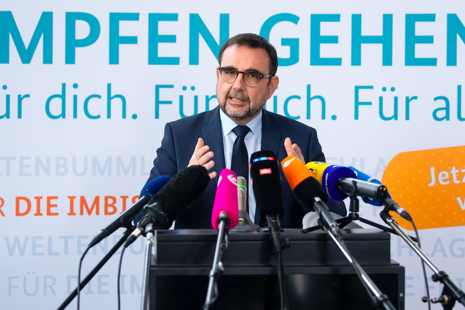Klaus Holetschek (57, CSU), Gesundheitsminister von Bayern, ruft zu Auffrischungsimpfungen auf.