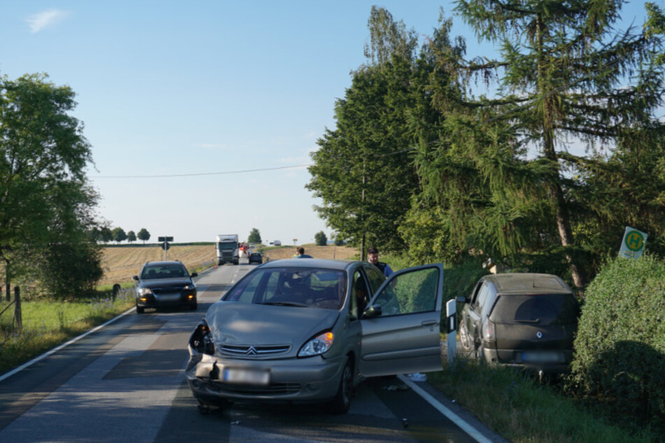 Die drei in den Unfall verwickelten Fahrzeuge auf der S112.