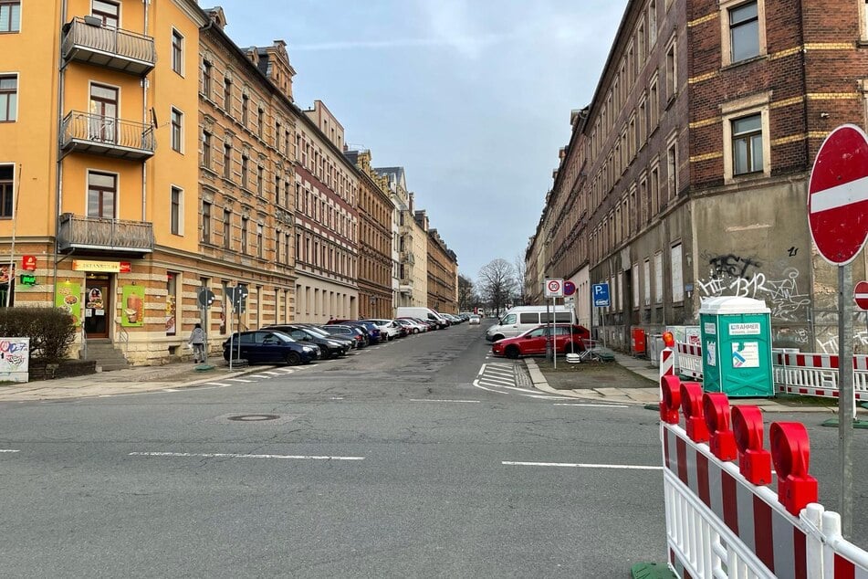 Die Bauarbeiten auf der Lohrstraße - im Abschnitt von Blankenauer Straße bis Wilhelm-Külz-Platz - sollen bis Ende dieses Jahres fertiggestellt werden.