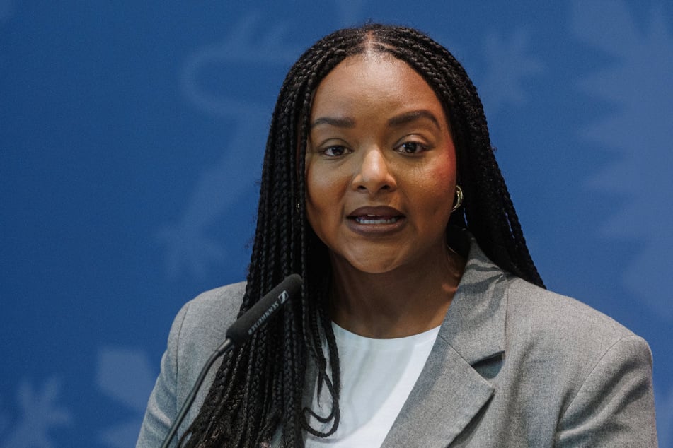 Grünen-Politikerin Aminata Touré (32) ist zum ersten Mal Mutter geworden.
