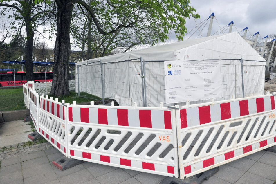 Baustellen Chemnitz: Darum steht am Chemnitzer Schillerplatz dieses große Bauzelt