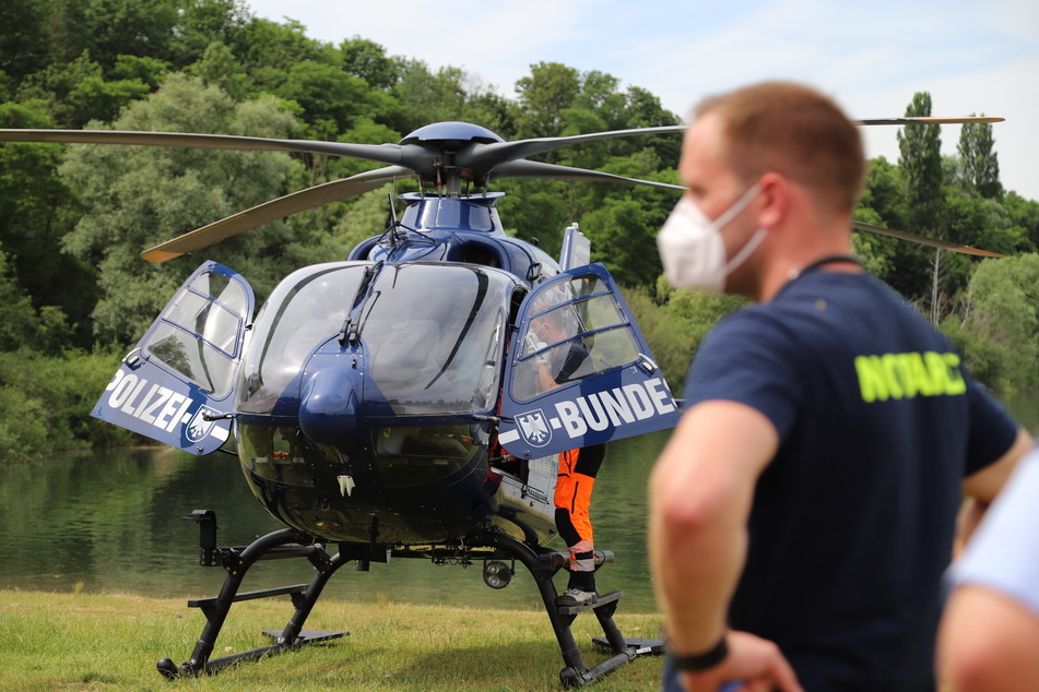 Nach dem Badeunfall am Samstagnachmittag im Fühlinger See ist der Mann mit einem Rettungshubschrauber in eine Klinik gebracht worden.
