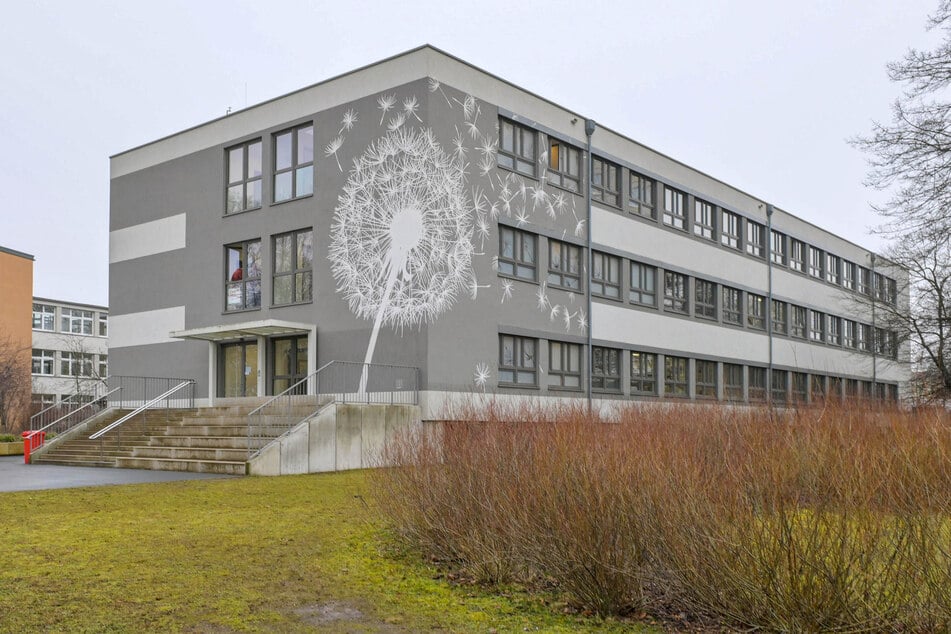 Zu viele Lehrer krank: Am Bertolt-Brecht-Gymnasium (Bau-Auslagerungsstandort am Terrassenufer) führt die Grippewelle zu Unterrichtsausfall.