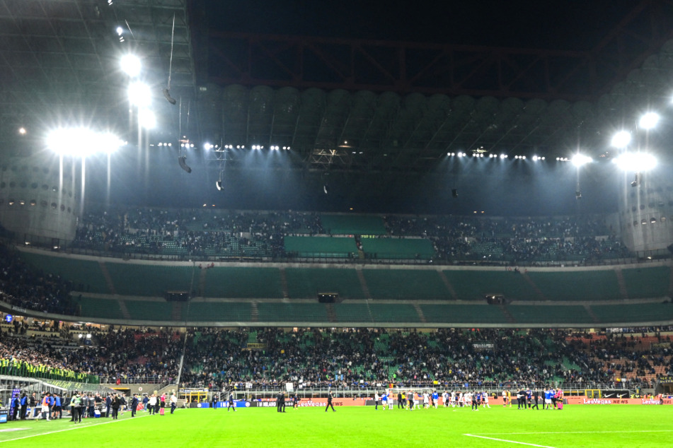 Die Anhänger von Inter Mailand verließen während der Partie gegen Sampdoria Genua die berühmte "Curva Nord" des Giuseppe-Meazza-Stadions.