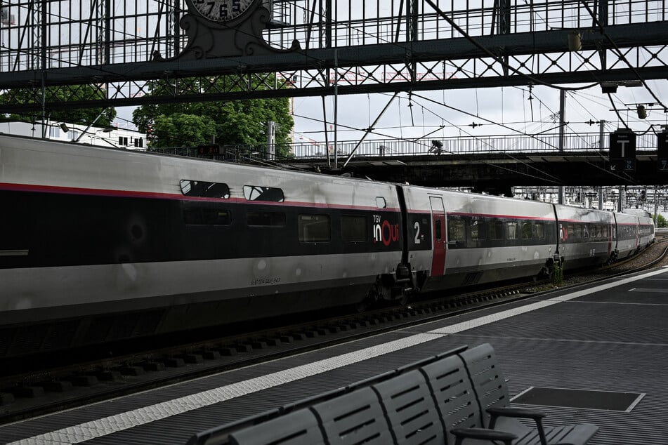 Da sehr viele Menschen aufgrund der Ferienzeit und wegen des bevorstehenden Nationalfeiertags im Land unterwegs sind, sollen die TGV-Züge fahren.