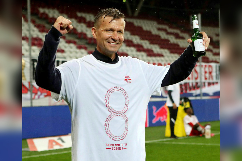 Jesse Marsch (47) hat allen Grund zur Freude, kann er sich mit zwei Titeln aus Salzburg verabschieden. Ab kommender Saison wird er Chef-Coach bei RB Leipzig sein.