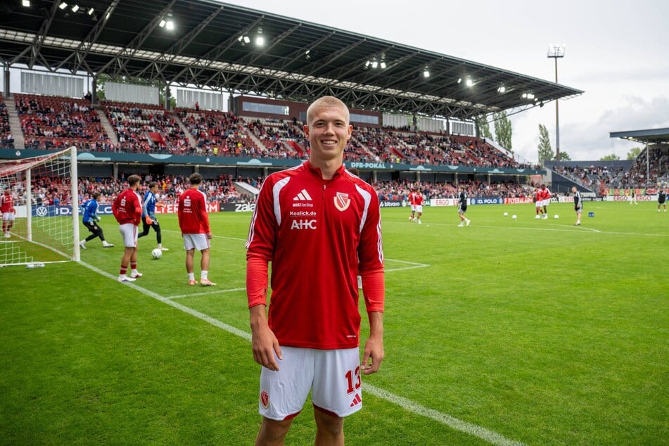 Toptalent Dmytro Bogdanov (19) feierte gegen Augsburg sein Energie-Debüt. Die absolute Soforthilfe ist er aber wohl nicht.