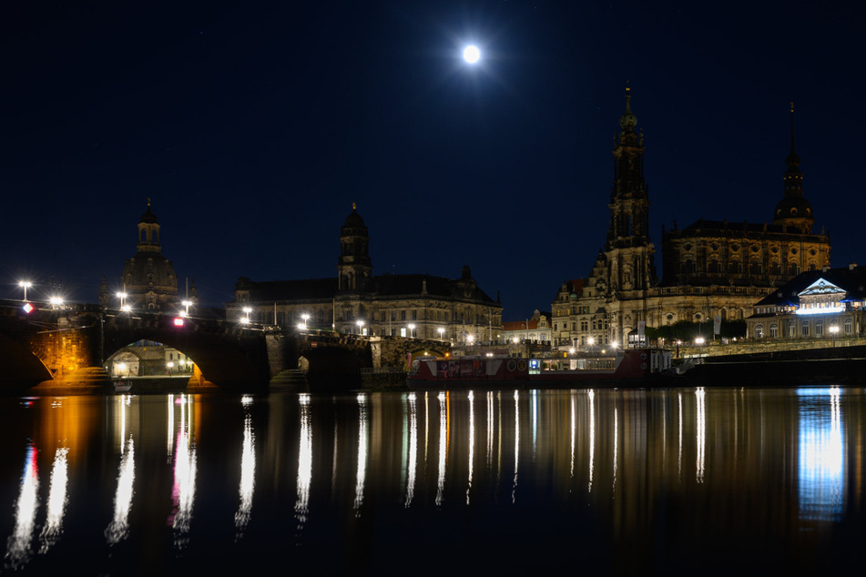 Dresden: Beleuchtung weiter auf Sparflamme: Dresdens Altstadt bleibt trotz Beschluss dunkel