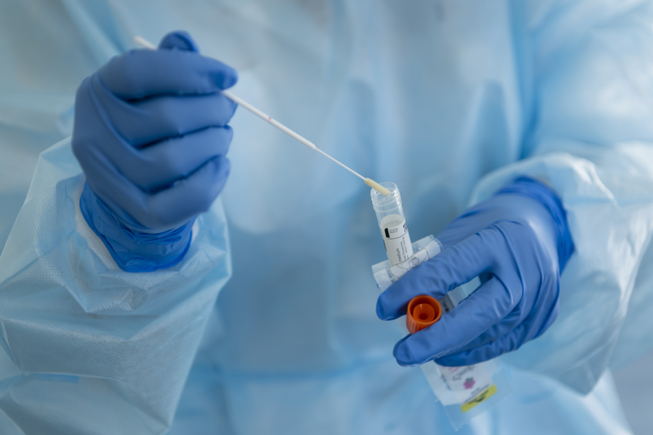 Das Coronavirus breitet sich auch in Bayern weiter aus. (Symbolbild)