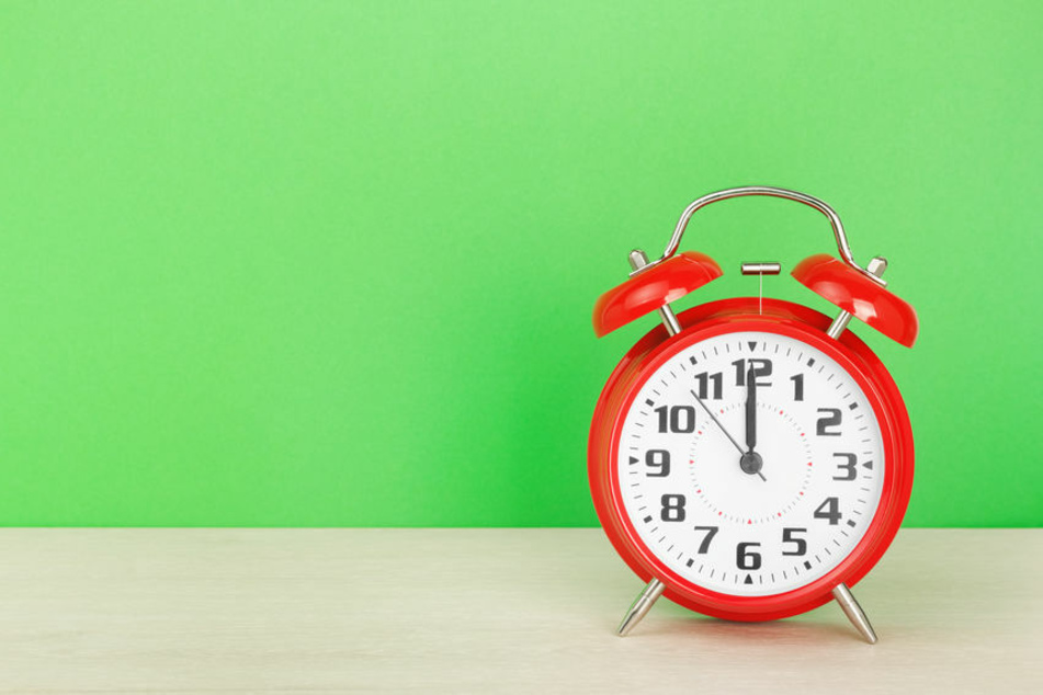 Um 12 Uhr soll die Arbeit niedergelegt werden, für eine Minute. (Symbolbild)
