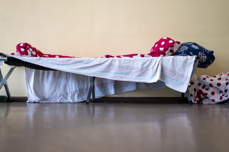 Notunterkünfte bieten Schlafplätze für Wohnungslose an.