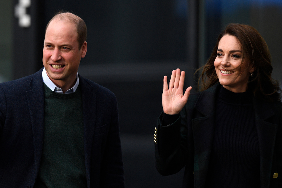 Insiders have revealed that Prince William (l.) was "angry" as rampant speculation over Kate Middleton's health spread online earlier this year.