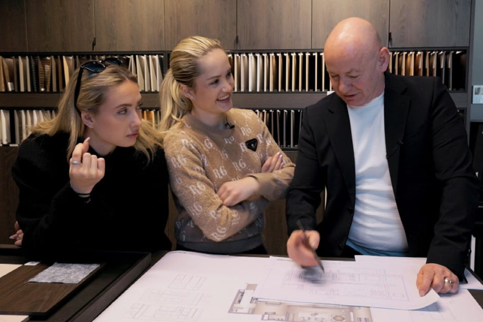 Mit einem Luxusarchitekten wollen Shania (l.) und Davina Geiss die Wohnung ihrer Eltern in Monaco renovieren lassen.