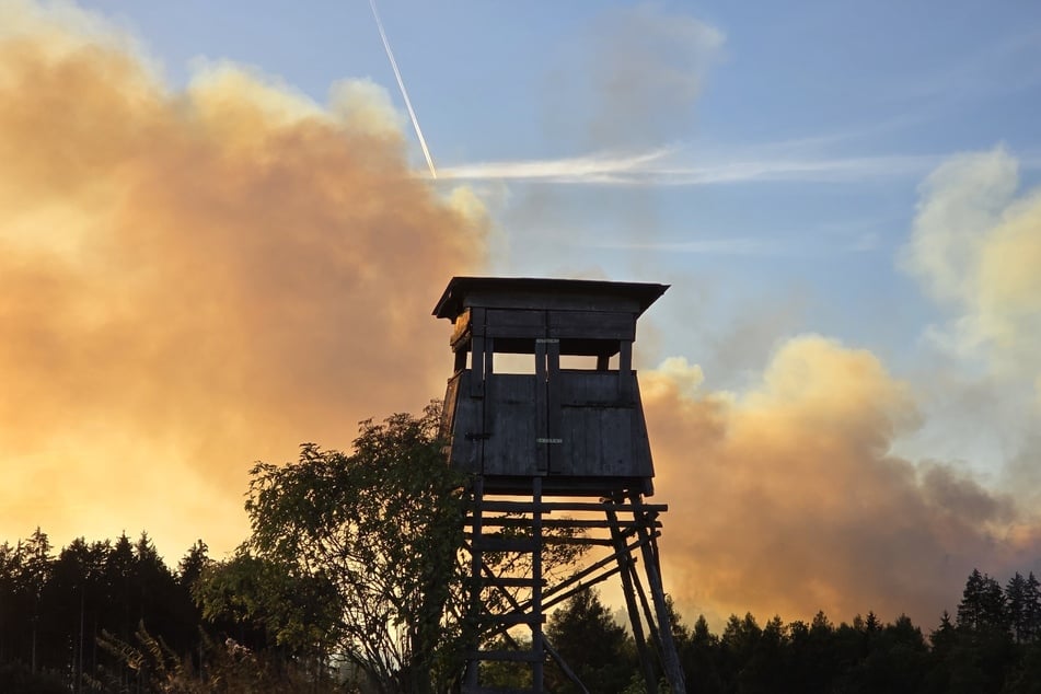 Feueralarm im Vogtland: Große Rauchwolke über Plauen