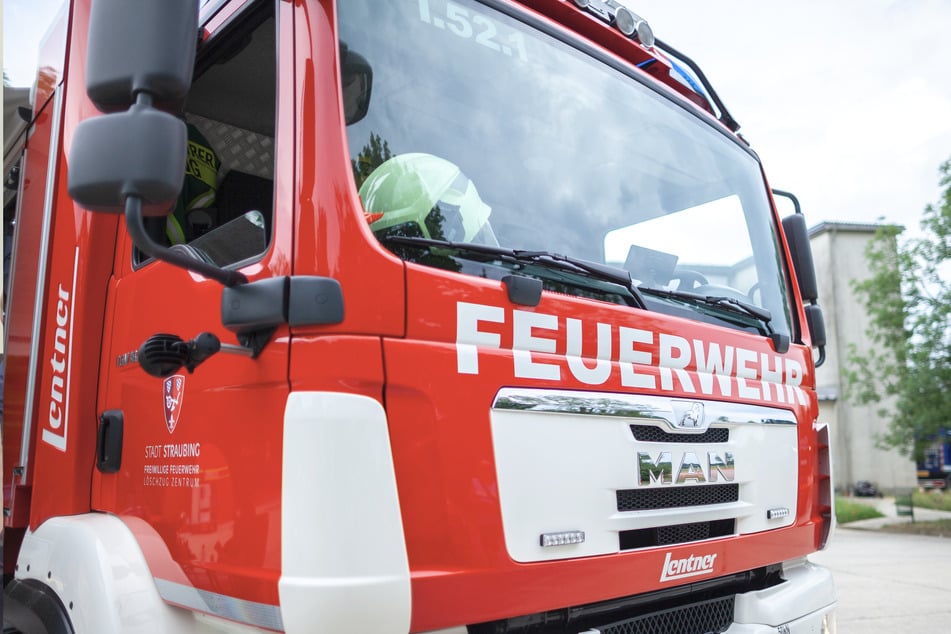 Dresden: Passant sieht Flammen und alarmiert Notruf: Was die Feuerwehr vor Ort findet, überrascht