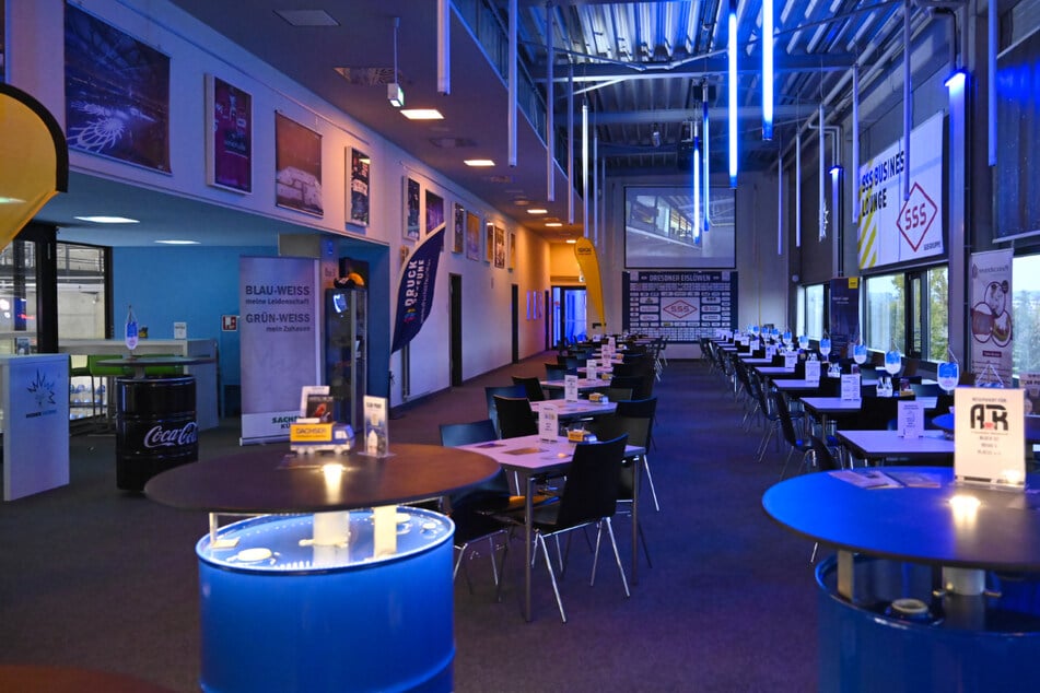 Zwischen Eis und Action bietet die Arena der Eislöwen eine gute Gelegenheit, um besondere Momente mit Kollegen zu teilen.