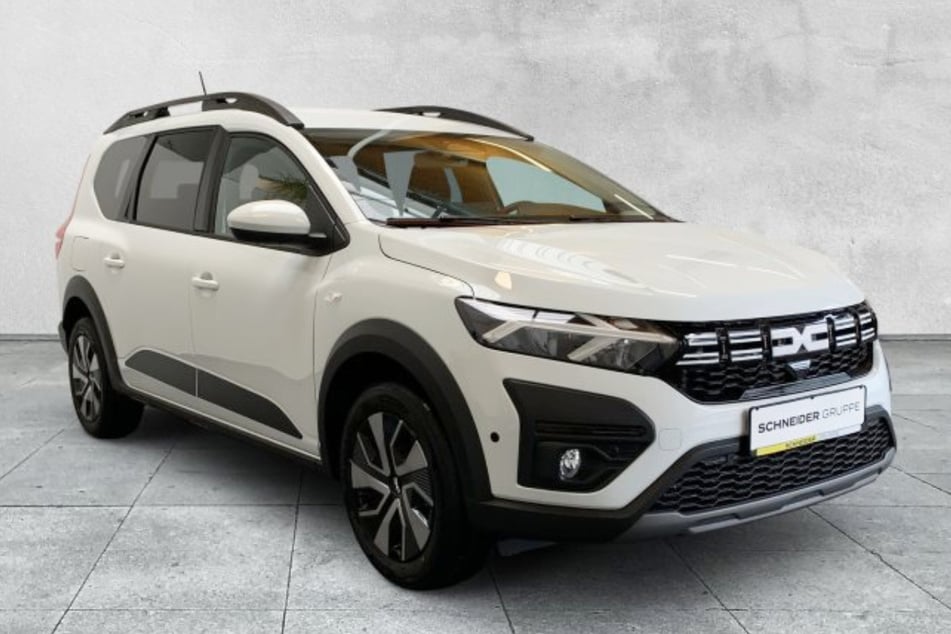 Abbildung zeigt Sonderausstattung.