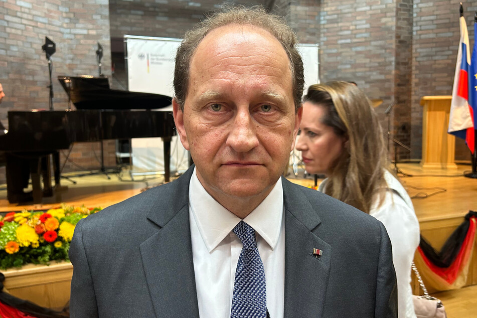 Deutschlands Botschafter Alexander Graf Lambsdorff (57, FDP).