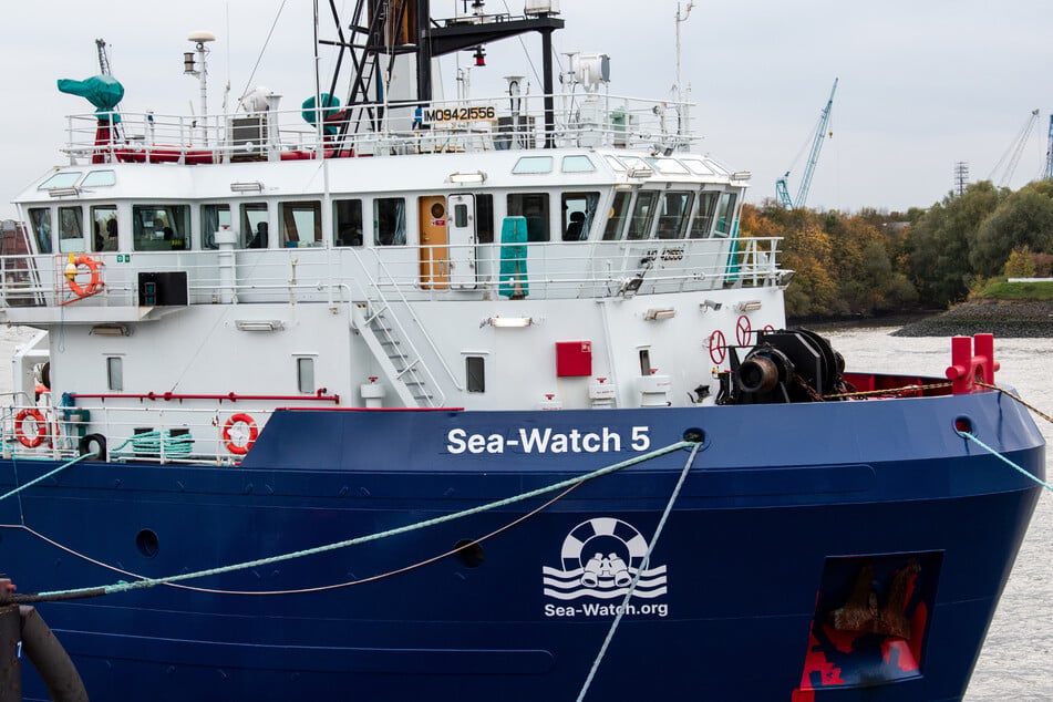 Die Sea-Watch 5 geriet einst unter Beschuss.