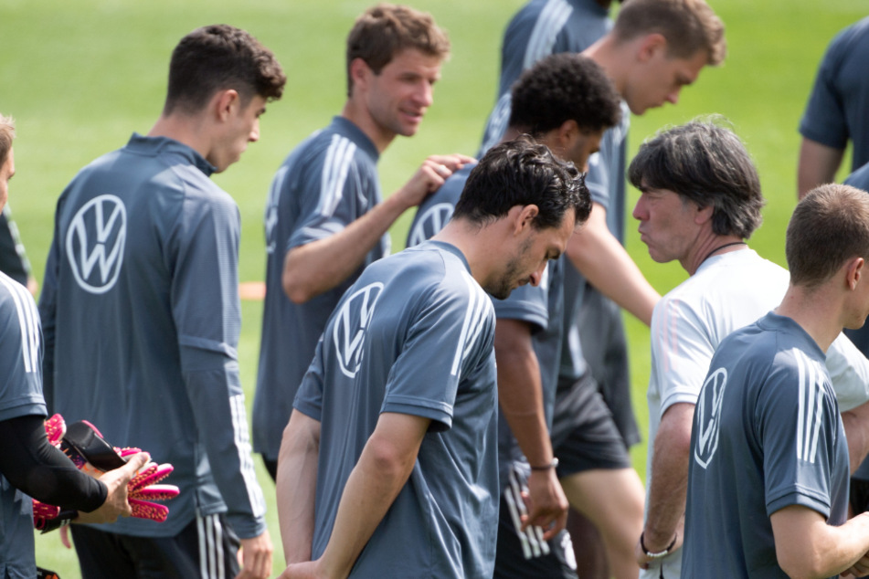 Auf wen kann Joachim Löw (im weißen Shirt) im Achtelfinale gegen England bauen?
