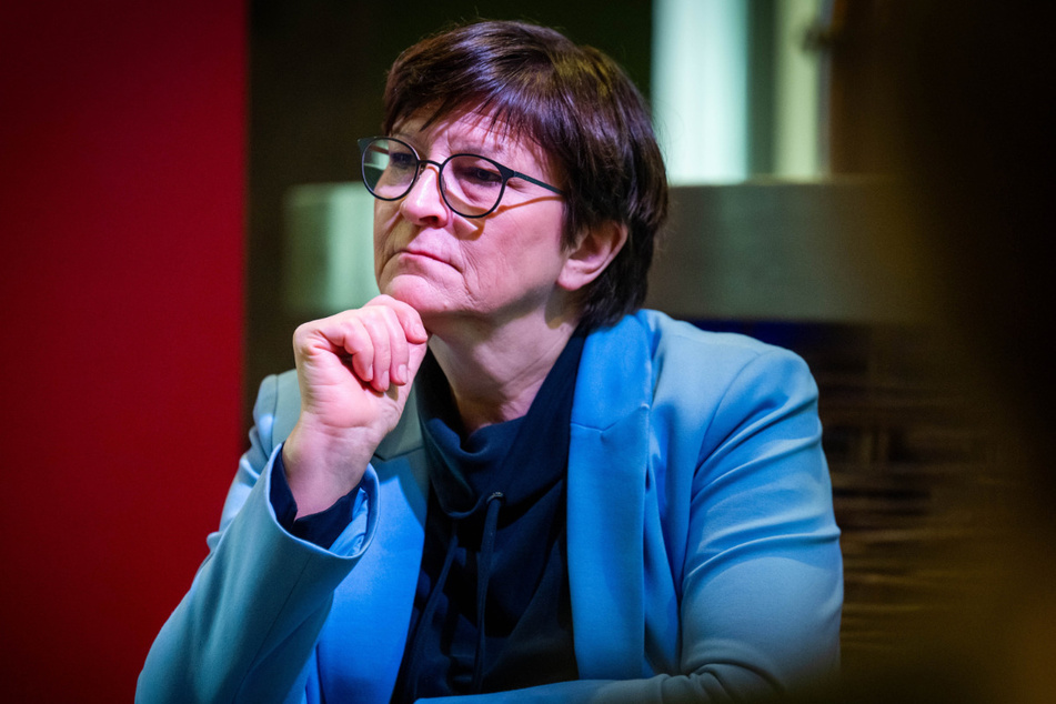 SPD-Chefin Saskia Esken (62) macht sich Gedanken darüber, wie das positive Signal der Demos gegen Rechtsextremismus nicht verpufft.