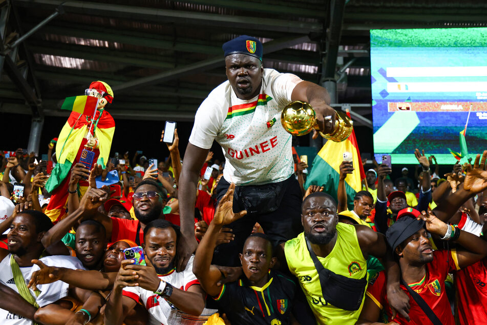 Guineas Fans reagierten ekstatisch auf den Sieg gegen Gambia - das wurde einigen von ihnen allerdings zum Verhängnis.