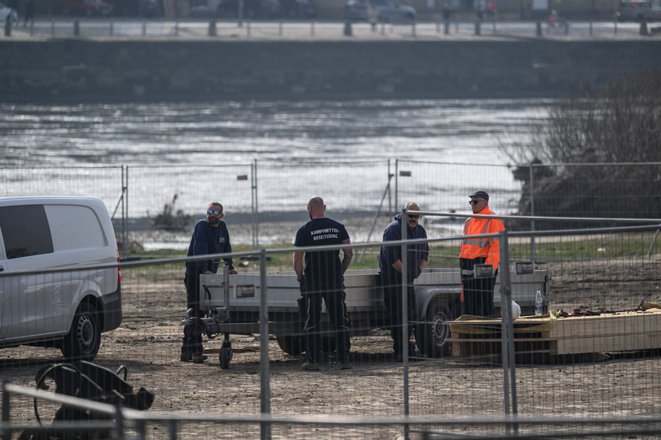 Die Experten der Kampfmittelbeseitigung werden innerhalb der nächsten Stunden Klarheit schaffen.