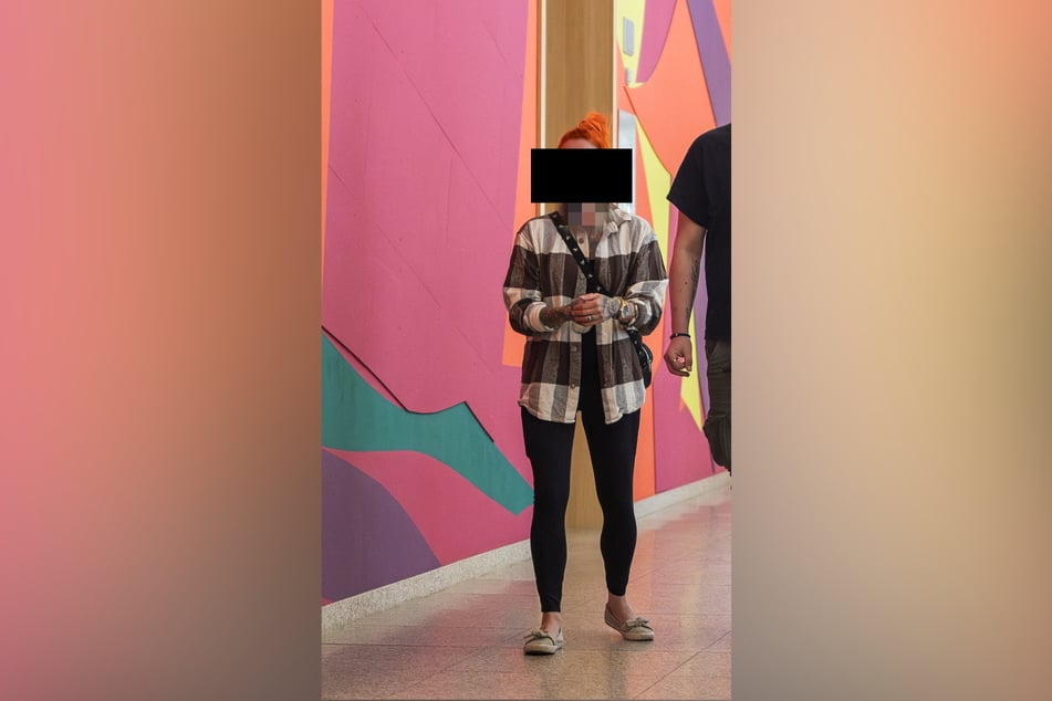 Sophie L. (36) aus Dresden ist wegen gefährlicher Körperverletzung vor dem Amtsgericht angeklagt.