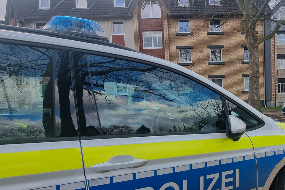 Die Polizei ermittelt nach dem Tod des Kindes in einem Mehrfamilienhaus in Bargsinghausen.