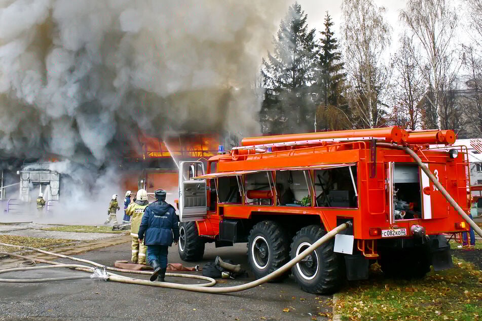 Hotel in Flammen: Tote und Verletzte, darunter auch Kinder