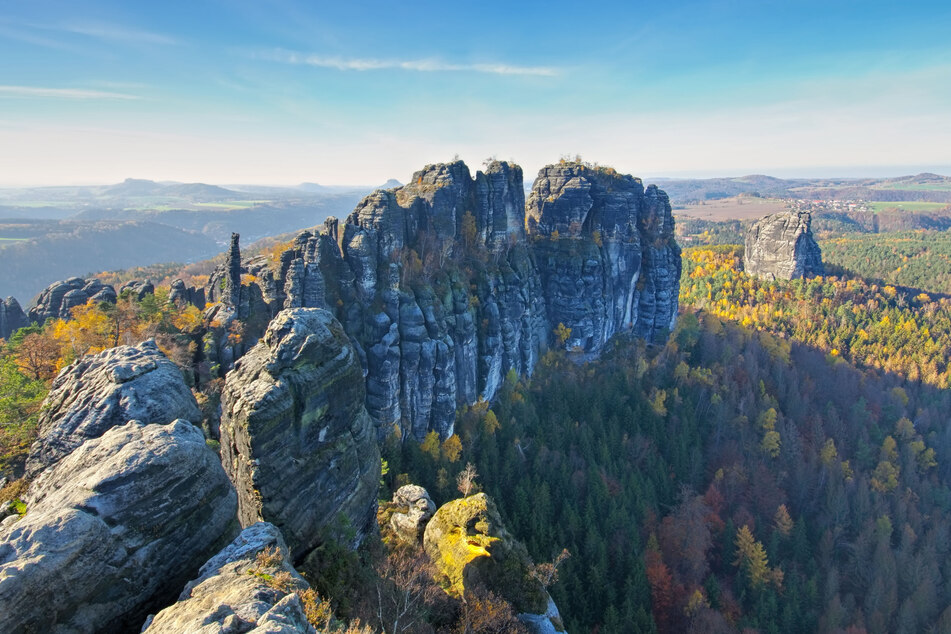Die Schrammsteine in der Sächsischen Schweiz sind ein beliebtes Ausflugsziel für Wanderer und Kletterer. Allerdings kommt es wegen Unachtsamkeiten auch oft zu Unfällen.